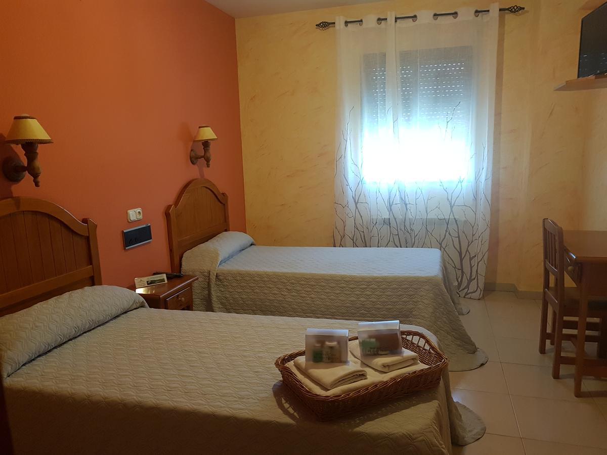 Hotel Carvajal Торрехон-ель-Рубіо Екстер'єр фото